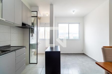 Sala e cozinha de apartamento para alugar com 2 quartos, 37m² em Vila Sao Joao, Guarulhos