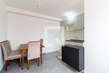 Sala e cozinha de apartamento para alugar com 2 quartos, 37m² em Vila Sao Joao, Guarulhos