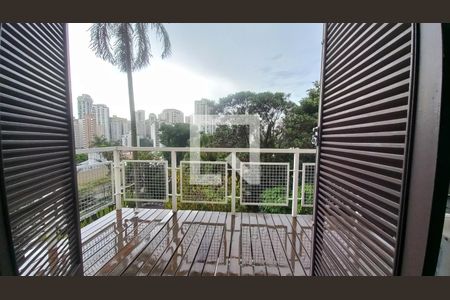 Casa à venda com 4 quartos, 400m² em Pacaembu, São Paulo