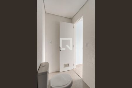 Banheiro de apartamento à venda com 2 quartos, 58m² em Sarandi, Porto Alegre