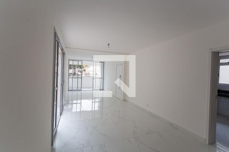 Apartamento à venda com 272m², 4 quartos e 3 vagasSala