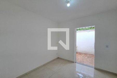 Quarto de casa para alugar com 1 quarto, 40m² em Todos Os Santos, Rio de Janeiro