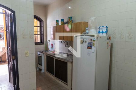 Casa à venda com 500m², 5 quartos e 4 vagas Casa à venda com 500m², 5 quartos e 4 vagasCozinha da casa anexa