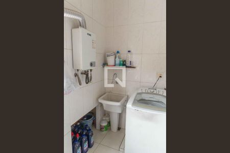 Casa à venda com 500m², 5 quartos e 4 vagas Casa à venda com 500m², 5 quartos e 4 vagasÁrea de Serviço