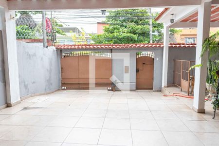 Casa à venda com 500m², 5 quartos e 4 vagas Casa à venda com 500m², 5 quartos e 4 vagasQuintal