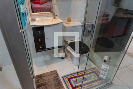 Casa à venda com 500m², 5 quartos e 4 vagas Casa à venda com 500m², 5 quartos e 4 vagasBanheiro da Suíte 2