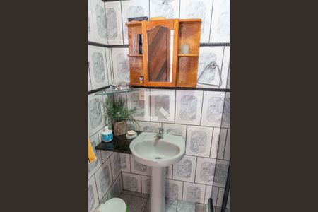 Casa à venda com 500m², 5 quartos e 4 vagas Casa à venda com 500m², 5 quartos e 4 vagasBanheiro externo