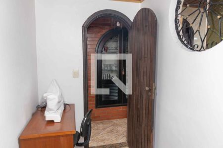 Casa à venda com 500m², 5 quartos e 4 vagas Casa à venda com 500m², 5 quartos e 4 vagasEscritório 1