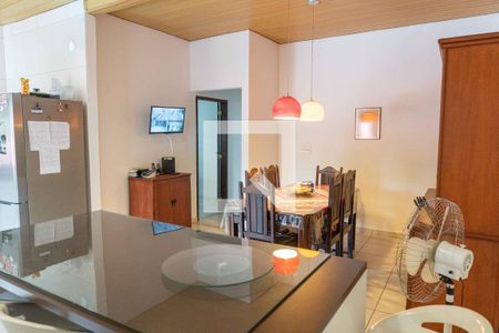 Casa à venda com 500m², 5 quartos e 4 vagas Casa à venda com 500m², 5 quartos e 4 vagasCozinha 1