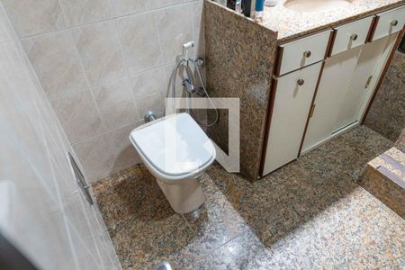 Casa à venda com 500m², 5 quartos e 4 vagas Casa à venda com 500m², 5 quartos e 4 vagasBanheiro 2