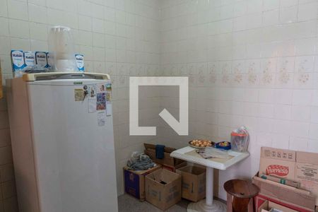 Casa à venda com 500m², 5 quartos e 4 vagas Casa à venda com 500m², 5 quartos e 4 vagasCozinha da casa anexa