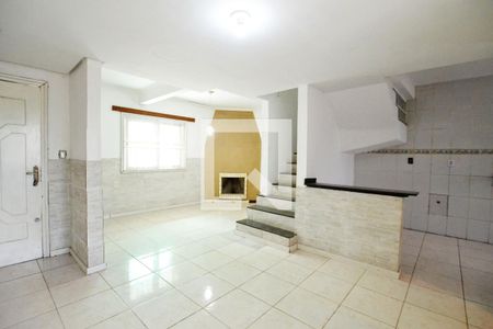 Sala de casa à venda com 3 quartos, 180m² em Espírito Santo, Porto Alegre