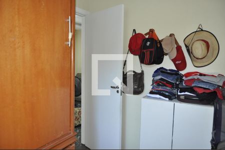 Quarto 2 de apartamento para alugar com 2 quartos, 44m² em Del Castilho, Rio de Janeiro