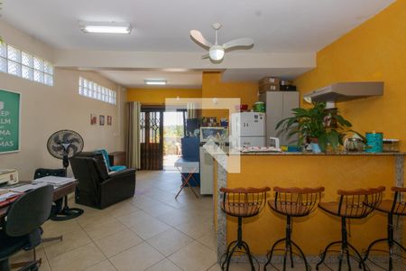 Garagem/ Espaço Gourmet de casa à venda com 4 quartos, 395m² em Jardim Itu Sabará, Porto Alegre