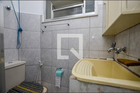 Banheiro de kitnet/studio para alugar com 1 quarto, 30m² em Centro, Niterói