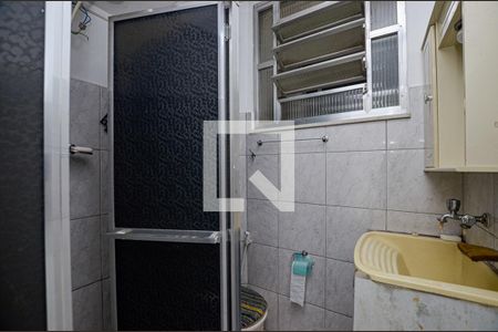 Banheiro de kitnet/studio para alugar com 1 quarto, 30m² em Centro, Niterói