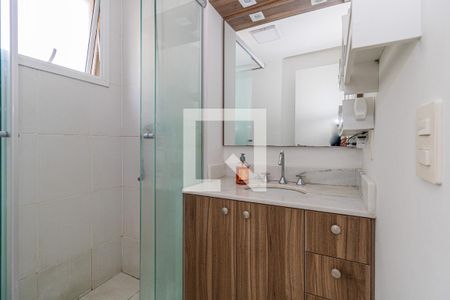 Banheiro de apartamento à venda com 2 quartos, 57m² em Jardim Carvalho, Porto Alegre