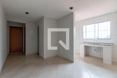 Sala de casa para alugar com 2 quartos, 47m² em Jardim Ruth, São Paulo