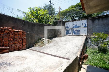 Casa à venda com 250m², 2 quartos e 2 vagas Casa à venda com 250m², 2 quartos e 2 vagasGaragem