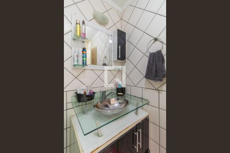 Casa de condomínio à venda com 180m², 4 quartos e 1 vaga Casa de condomínio à venda com 180m², 4 quartos e 1 vagaBanheiro Corredor