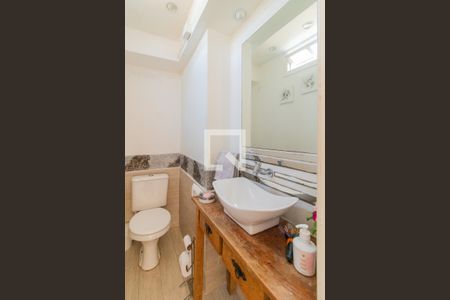 Casa de condomínio à venda com 180m², 4 quartos e 1 vaga Casa de condomínio à venda com 180m², 4 quartos e 1 vagaLavabo