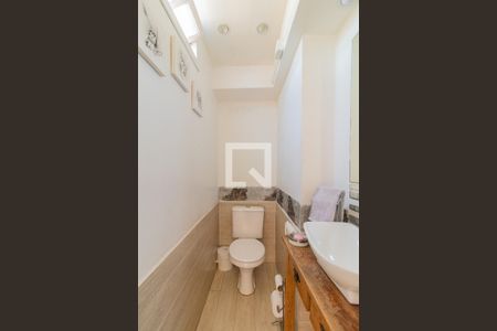 Casa de condomínio à venda com 180m², 4 quartos e 1 vaga Casa de condomínio à venda com 180m², 4 quartos e 1 vagaLavabo