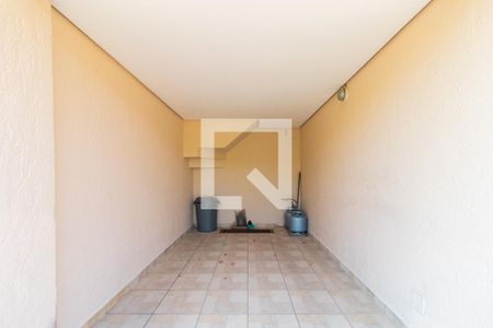 Casa de condomínio à venda com 180m², 4 quartos e 1 vaga Casa de condomínio à venda com 180m², 4 quartos e 1 vagaGaragem