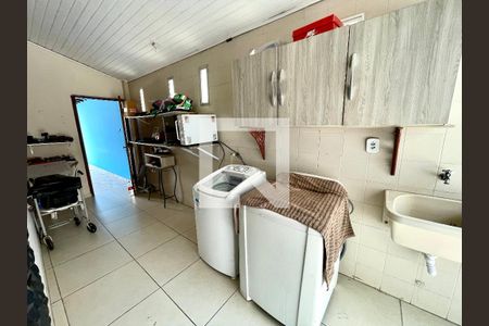 Casa à venda com 170m², 4 quartos e 4 vagas Casa à venda com 170m², 4 quartos e 4 vagasÁrea de Serviço