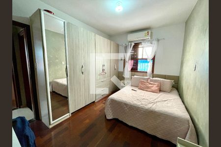 Casa à venda com 170m², 4 quartos e 4 vagas Casa à venda com 170m², 4 quartos e 4 vagasQuarto 3 - Suíte