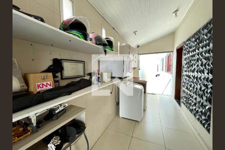 Casa à venda com 170m², 4 quartos e 4 vagas Casa à venda com 170m², 4 quartos e 4 vagasÁrea de Serviço