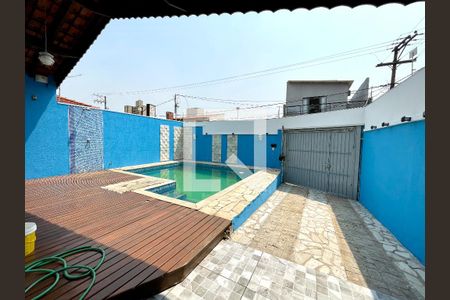 Casa à venda com 170m², 4 quartos e 4 vagas Casa à venda com 170m², 4 quartos e 4 vagasQuintal