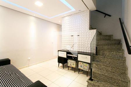 Sala de casa de condomínio à venda com 2 quartos, 60m² em Vila Carrão, São Paulo