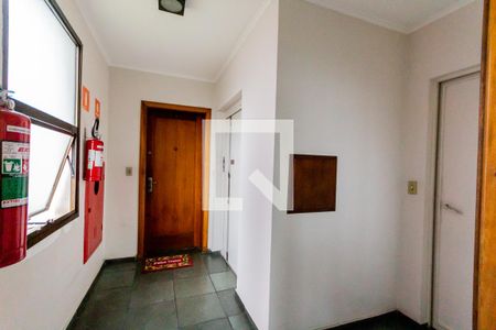 Apartamento para alugar com 156m², 3 quartos e 2 vagas Apartamento para alugar com 156m², 3 quartos e 2 vagasHall de Serviço