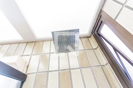 Apartamento para alugar com 156m², 3 quartos e 2 vagas Apartamento para alugar com 156m², 3 quartos e 2 vagasChuveiro