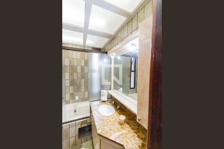 Apartamento para alugar com 156m², 3 quartos e 2 vagas Apartamento para alugar com 156m², 3 quartos e 2 vagasBanheiro da Suíte