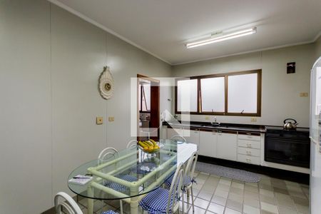 Apartamento para alugar com 156m², 3 quartos e 2 vagas Apartamento para alugar com 156m², 3 quartos e 2 vagasCozinha