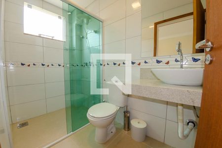 Banheiro de kitnet/studio para alugar com 1 quarto, 30m² em Ingleses do Rio Vermelho, Florianópolis