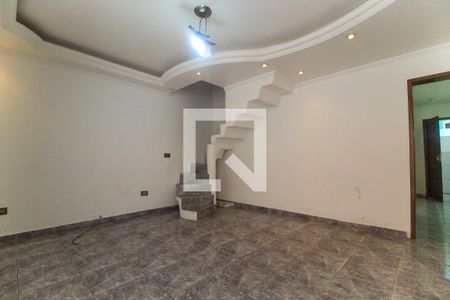 Sala 1 de casa para alugar com 3 quartos, 240m² em Vila Carmosina, São Paulo