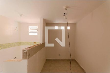 Sala  de casa de condomínio para alugar com 1 quarto, 28m² em Vila Nhocune, São Paulo