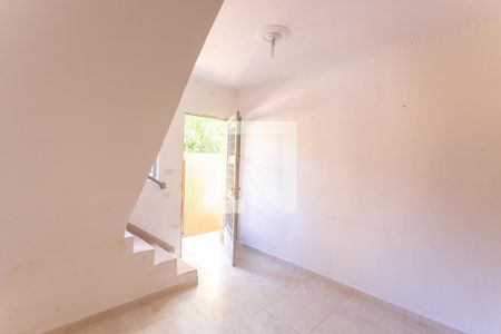 Sala de estar de casa para alugar com 2 quartos, 125m² em Vila Nova Santa Luzia, São Bernardo do Campo