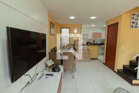 Casa de condomínio à venda com 90m², 4 quartos e 1 vagaSala