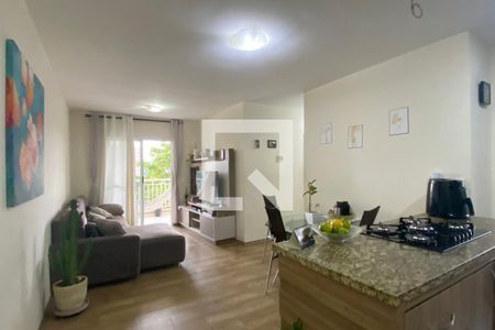 Sala de apartamento à venda com 3 quartos, 80m² em Jardim Tupanci, Barueri