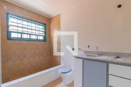 Banheiro 1 de casa à venda com 3 quartos, 250m² em Ipanema, Porto Alegre