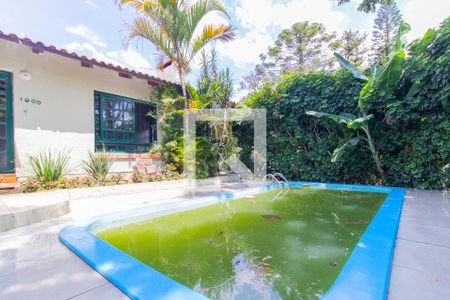 Casa à venda com 250m², 3 quartos e 2 vagas Casa à venda com 250m², 3 quartos e 2 vagasFachada