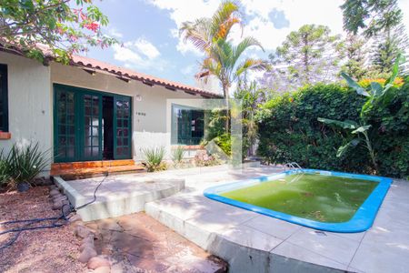 Casa à venda com 250m², 3 quartos e 2 vagas Casa à venda com 250m², 3 quartos e 2 vagasFachada