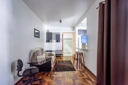 Sala de kitnet/studio para alugar com 1 quarto, 36m² em Azenha, Porto Alegre