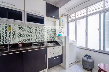 Cozinha e Área de Serviço de kitnet/studio para alugar com 1 quarto, 36m² em Azenha, Porto Alegre