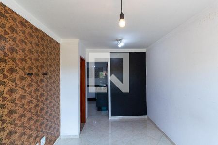 Sala de casa de condomínio para alugar com 2 quartos, 60m² em Vila Granada, São Paulo