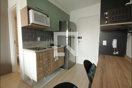 Cozinha de kitnet/studio para alugar com 1 quarto, 27m² em Liberdade, São Paulo