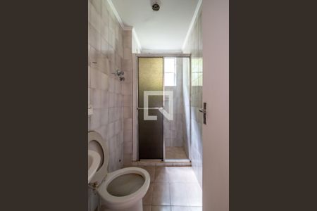Banheiro de apartamento à venda com 1 quarto, 49m² em Santo Antônio, Porto Alegre